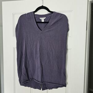 Athleta Lavender V-Neck Short Sleeve Top Size M
